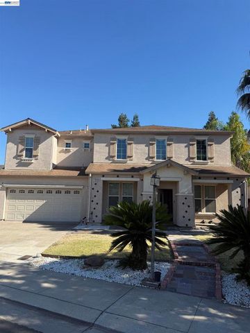 1016 Cypress Run Dr, Stockton, CA 95209