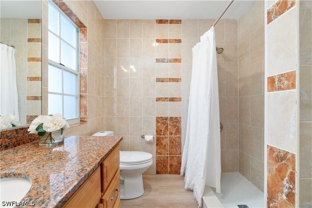 2662 Aft AVE, Naples, FL 34109