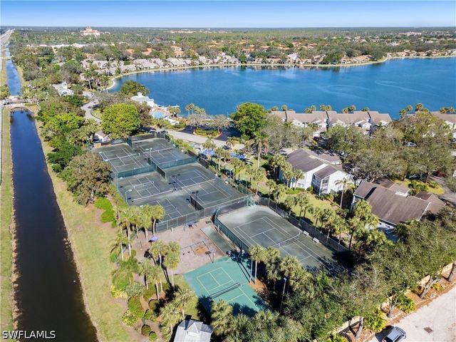 2662 Aft AVE, Naples, FL 34109