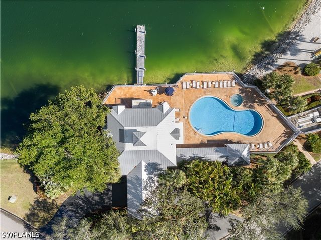 2662 Aft AVE, Naples, FL 34109