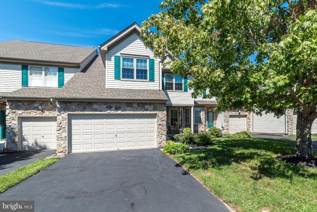 3875 NANLYN FARM CIR, DOYLESTOWN, PA 18902 — exterior