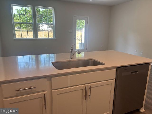 60 ROBERT DR, Runnemede, NJ 08078
