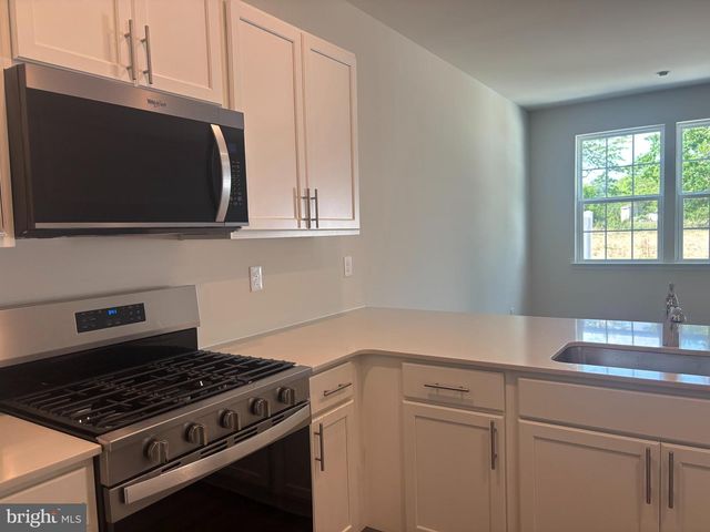 60 ROBERT DR, Runnemede, NJ 08078