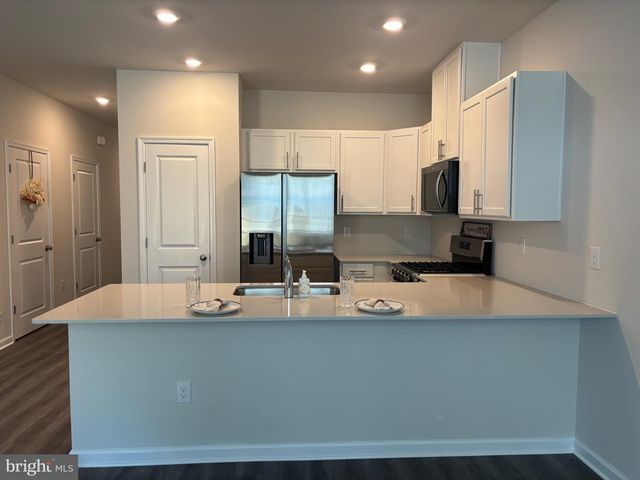 60 ROBERT DR, Runnemede, NJ 08078