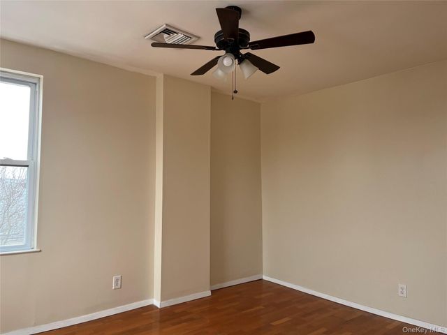 400 Jericho Turnpike 4, New Hyde Park, NY 11040