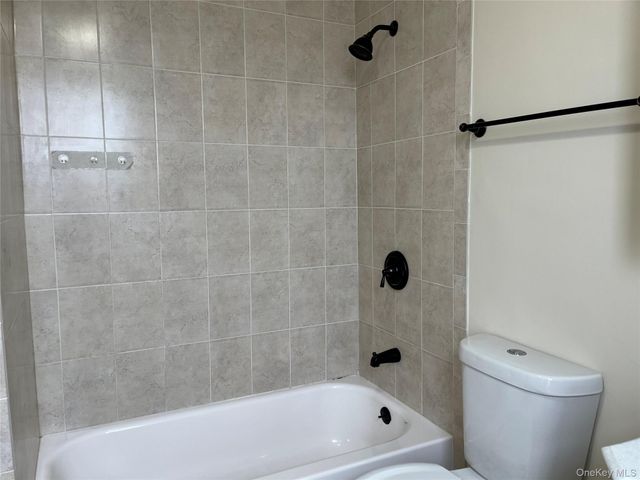 400 Jericho Turnpike 4, New Hyde Park, NY 11040