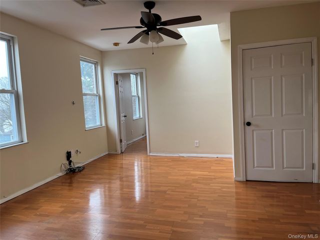 400 Jericho Turnpike 4, New Hyde Park, NY 11040