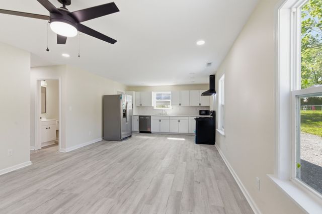 307 W End Ave, Mcminnville, TN 37110