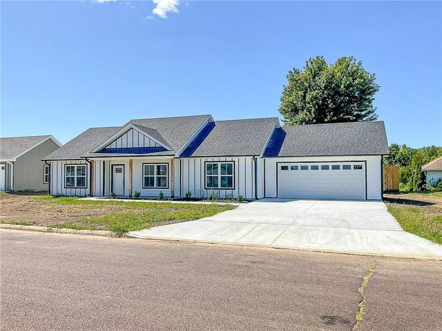 706 Ivy Lane, Sedalia, MO 65301