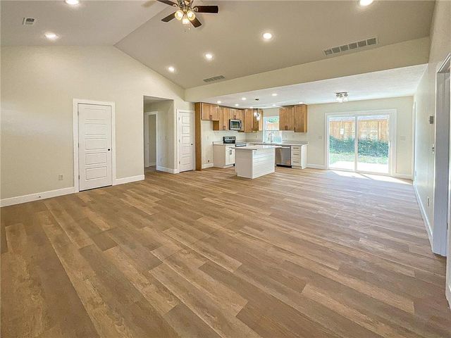 706 Ivy Lane, Sedalia, MO 65301