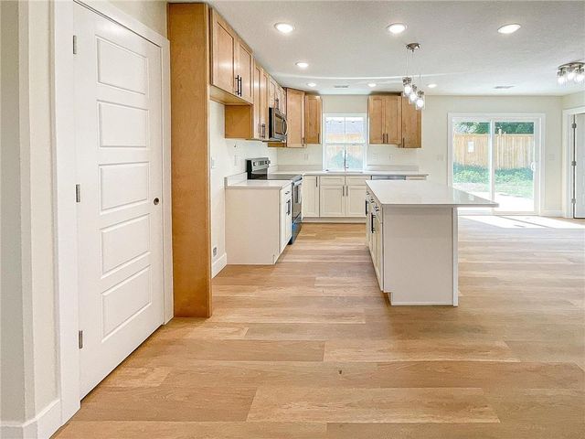 706 Ivy Lane, Sedalia, MO 65301