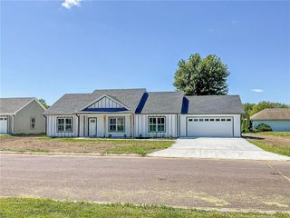 706 Ivy Lane, Sedalia, MO 65301