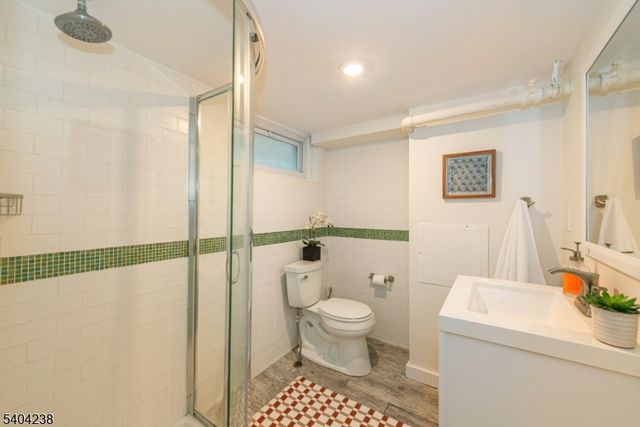 14 Northview Ave, Montclair Twp., NJ 07043