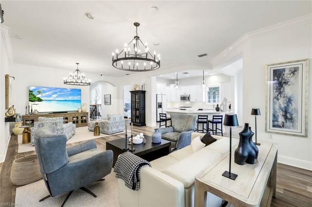 9097 Cherry Oaks TRL 201, Naples, FL 34114