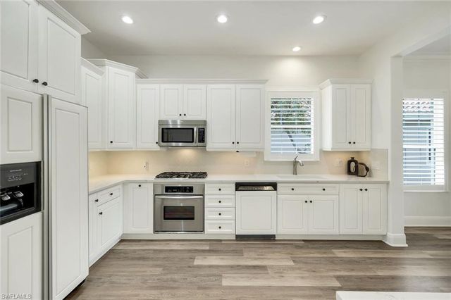 9097 Cherry Oaks TRL 201, Naples, FL 34114