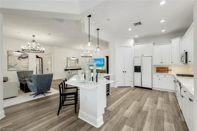 9097 Cherry Oaks TRL 201, Naples, FL 34114