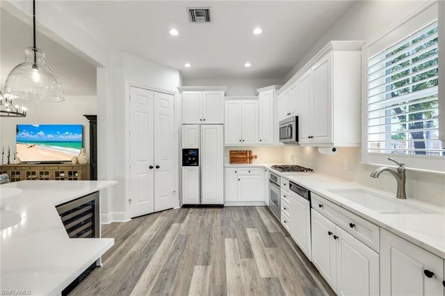 9097 Cherry Oaks TRL 201, Naples, FL 34114