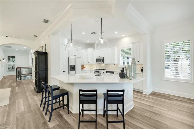 9097 Cherry Oaks TRL 201, Naples, FL 34114