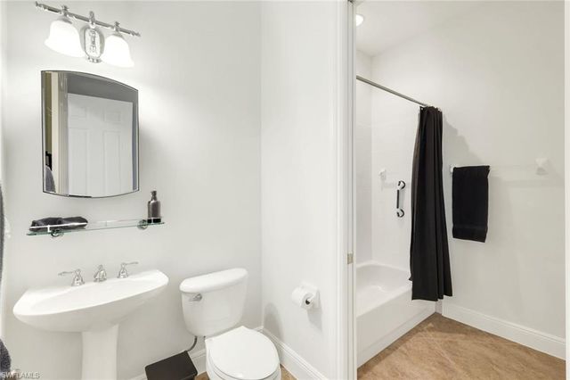 9097 Cherry Oaks TRL 201, Naples, FL 34114