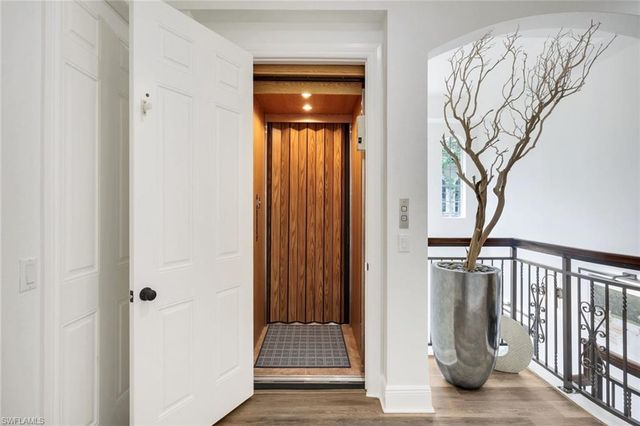 9097 Cherry Oaks TRL 201, Naples, FL 34114