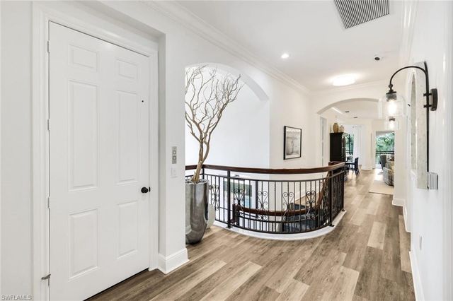 9097 Cherry Oaks TRL 201, Naples, FL 34114