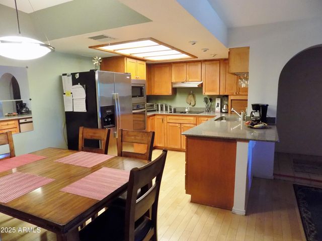 10410 N Cave Creek Road Unit 1027, Phoenix, AZ 85020