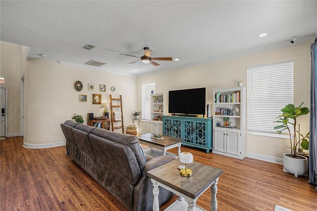 4205 KNOB LAKE COURT, Tampa, FL 33619