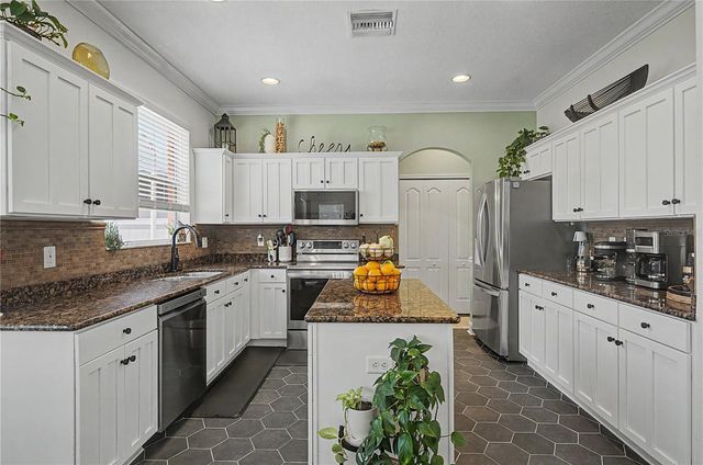 4205 KNOB LAKE COURT, Tampa, FL 33619