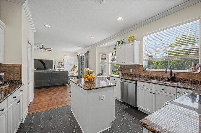 4205 KNOB LAKE COURT, Tampa, FL 33619