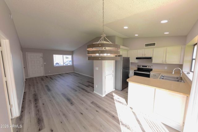 10713 W Campbell Avenue, Phoenix, AZ 85037
