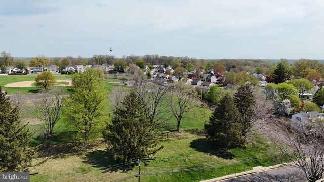 312 WOODLAWN AVE, Willow Grove, PA 19090