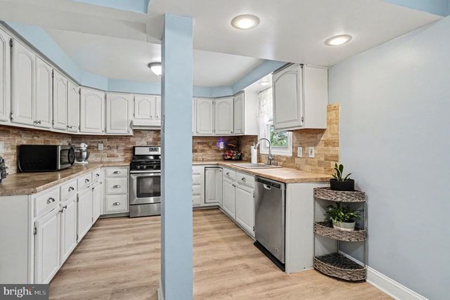 312 WOODLAWN AVE, Willow Grove, PA 19090