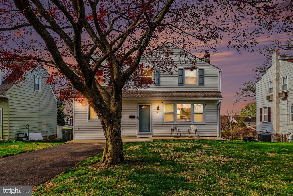 312 WOODLAWN AVE, Willow Grove, PA 19090