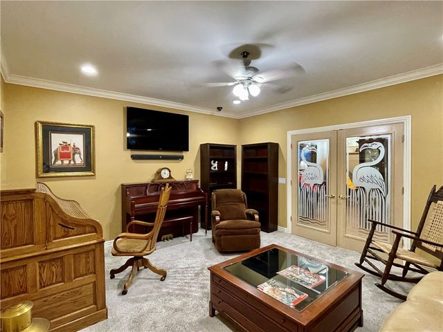 680 N Cliffside Drive, Fayetteville, AR 72701