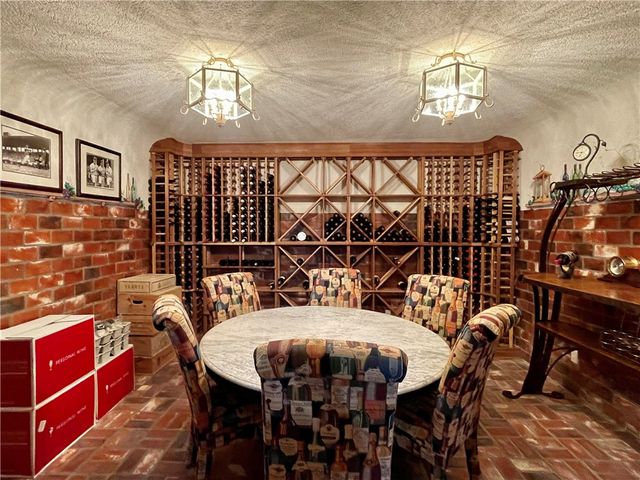 680 N Cliffside Drive, Fayetteville, AR 72701