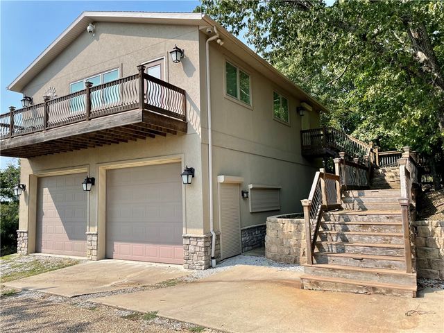 680 N Cliffside Drive, Fayetteville, AR 72701