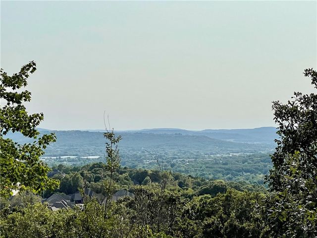 680 N Cliffside Drive, Fayetteville, AR 72701