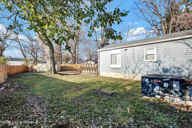 3706 Luken Dr, Louisville, KY 40216