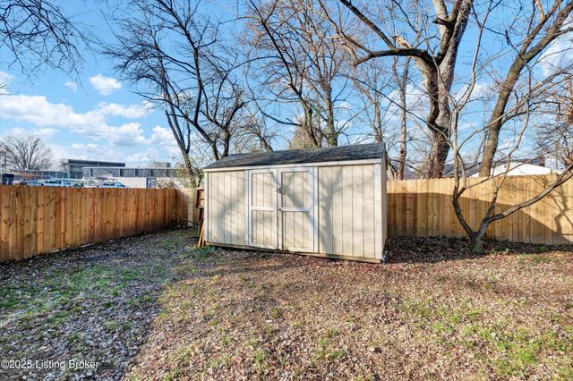 3706 Luken Dr, Louisville, KY 40216