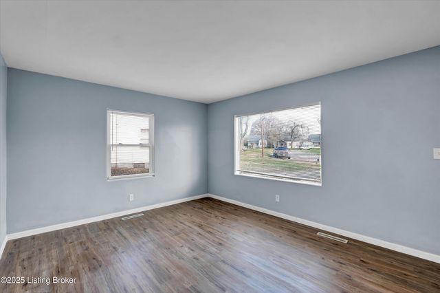 3706 Luken Dr, Louisville, KY 40216