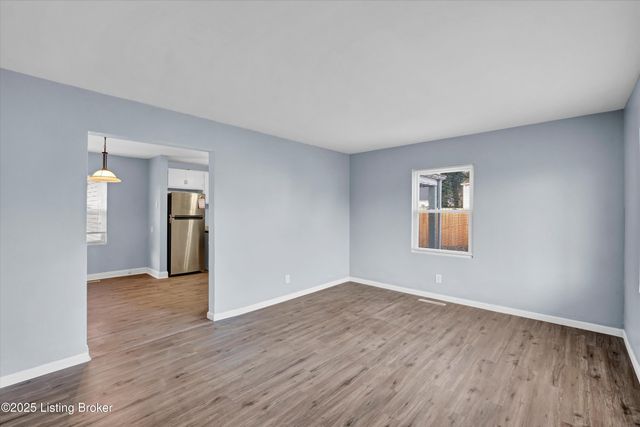 3706 Luken Dr, Louisville, KY 40216