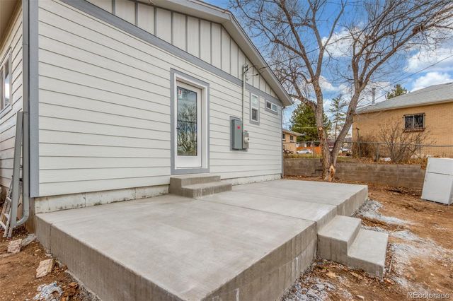 266 Stuart Street, Denver, CO 80219