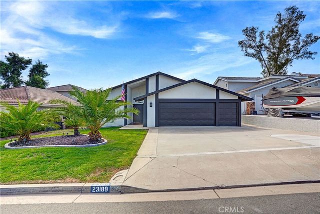 23189 Continental Drive, Canyon Lake, CA 92587