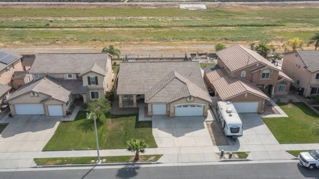 2143 Willowbrook, Perris, CA 92571