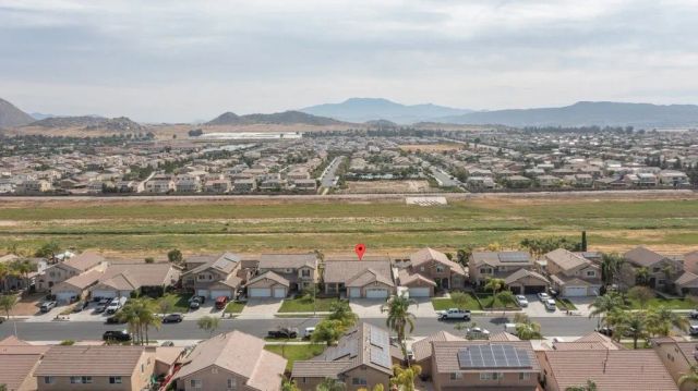 2143 Willowbrook, Perris, CA 92571