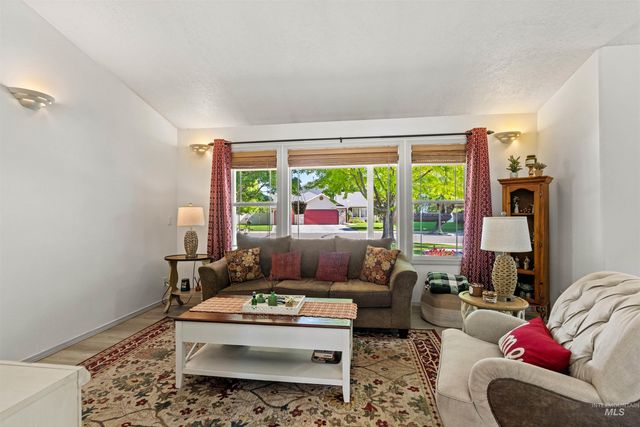 4951 W Classic Dr, Meridian, ID 83646
