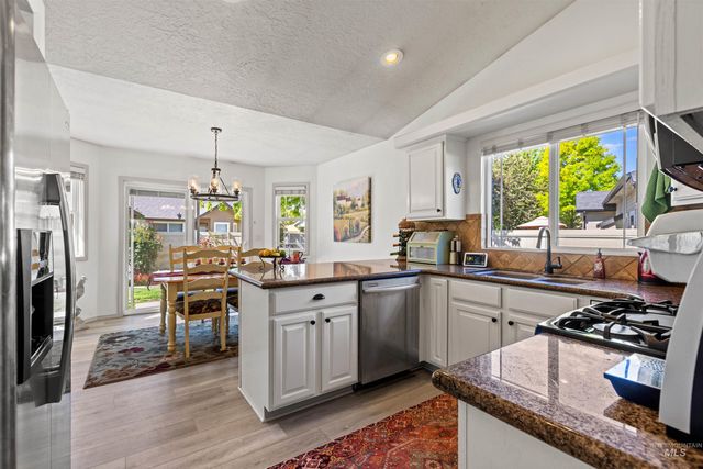 4951 W Classic Dr, Meridian, ID 83646