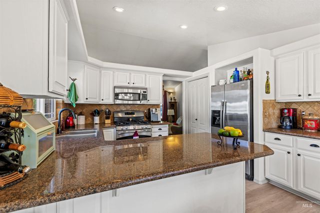 4951 W Classic Dr, Meridian, ID 83646