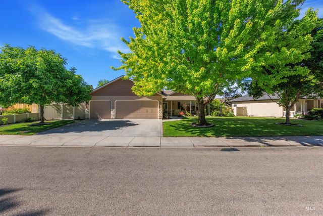 4951 W Classic Dr, Meridian, ID 83646