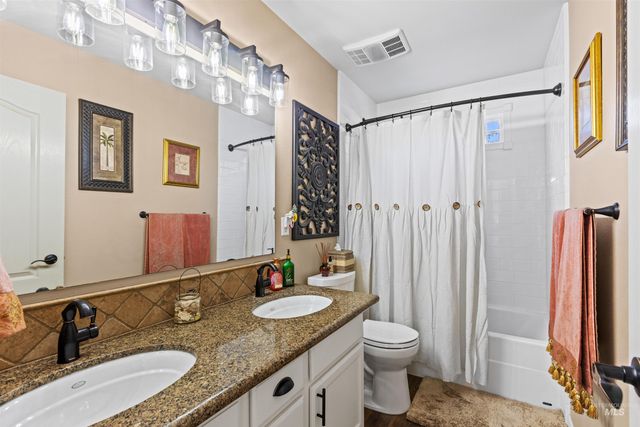 4951 W Classic Dr, Meridian, ID 83646